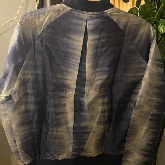 Nike Jacket - Picture 3 of 4